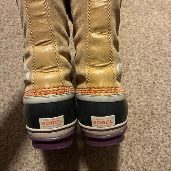 Sorel Waterproof Tan and Black Boots - Picture 5 of 6